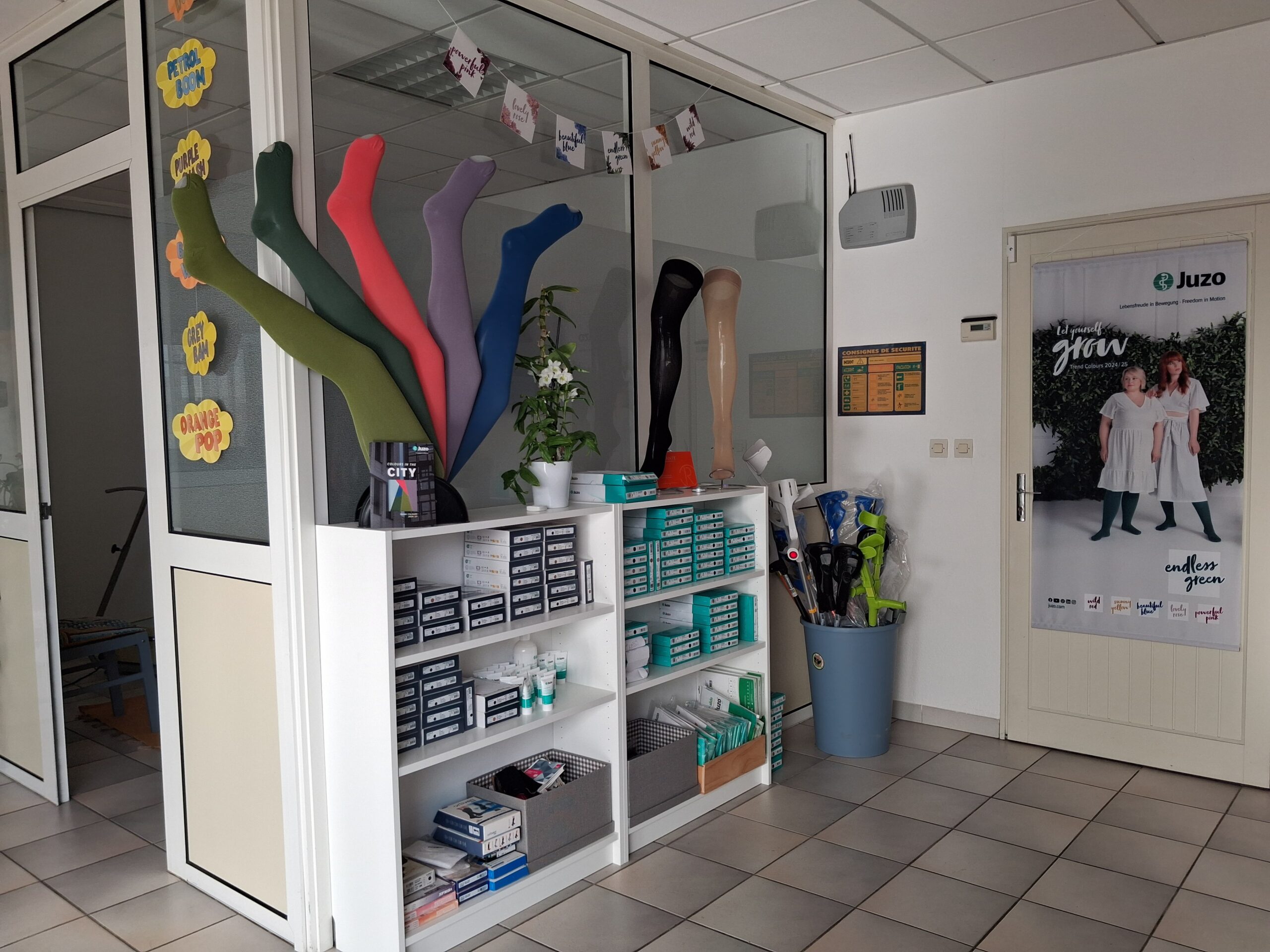 Présentation du cabinet : emplacement de la contention/compression