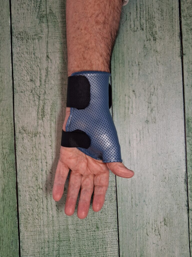 Orthèses thermoformées 3 poignet pouce courte face